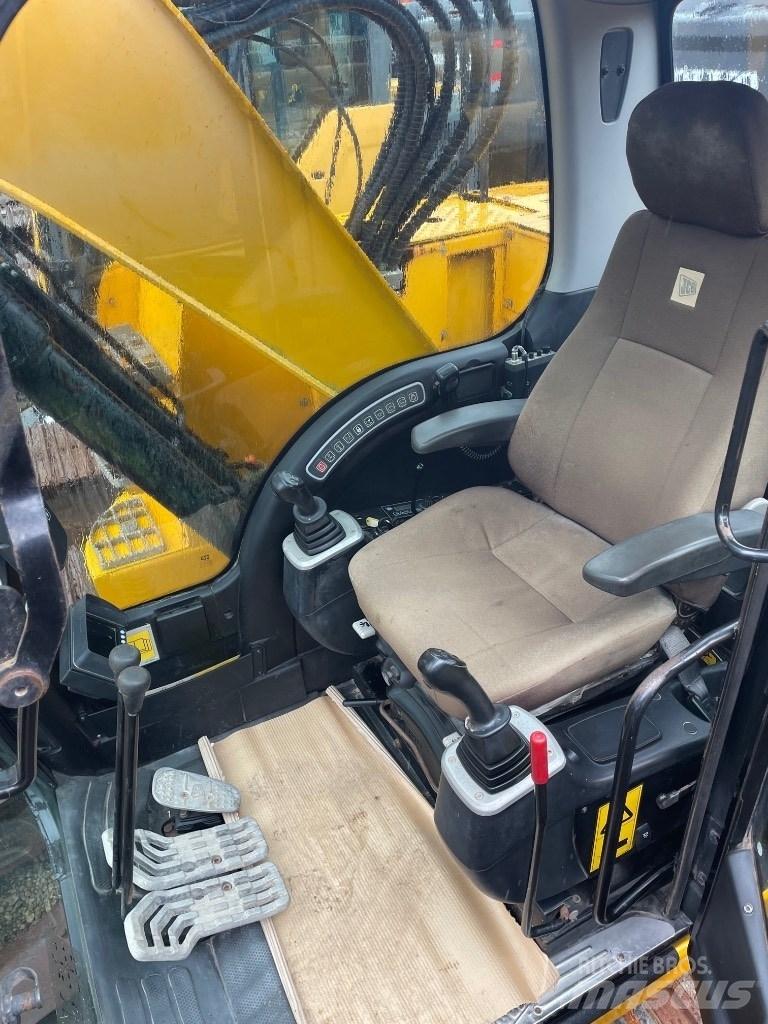 JCB JZ140LC Koparki gąsienicowe