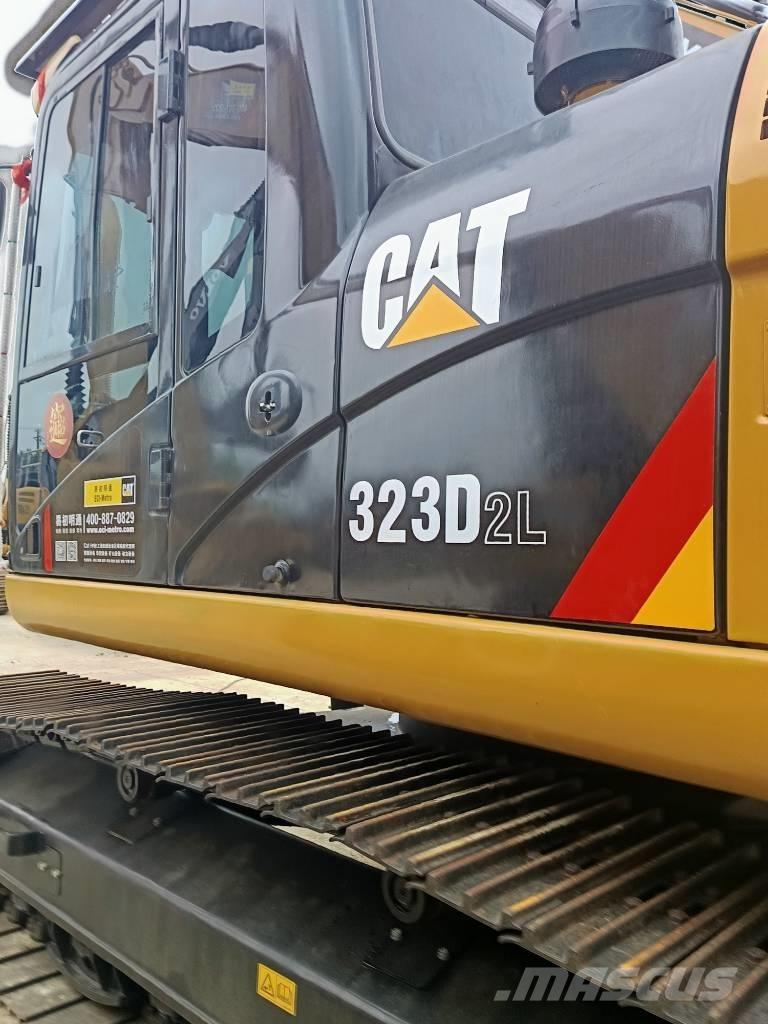 CAT 323 D2L Koparki gąsienicowe