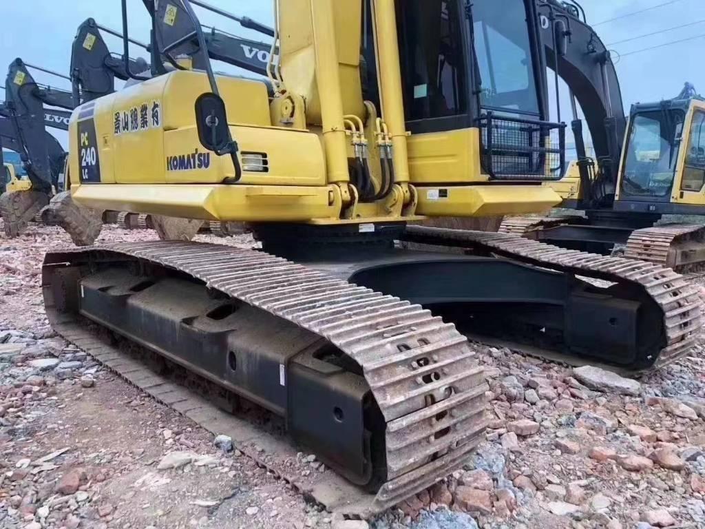 Komatsu PC 240 Koparki gąsienicowe