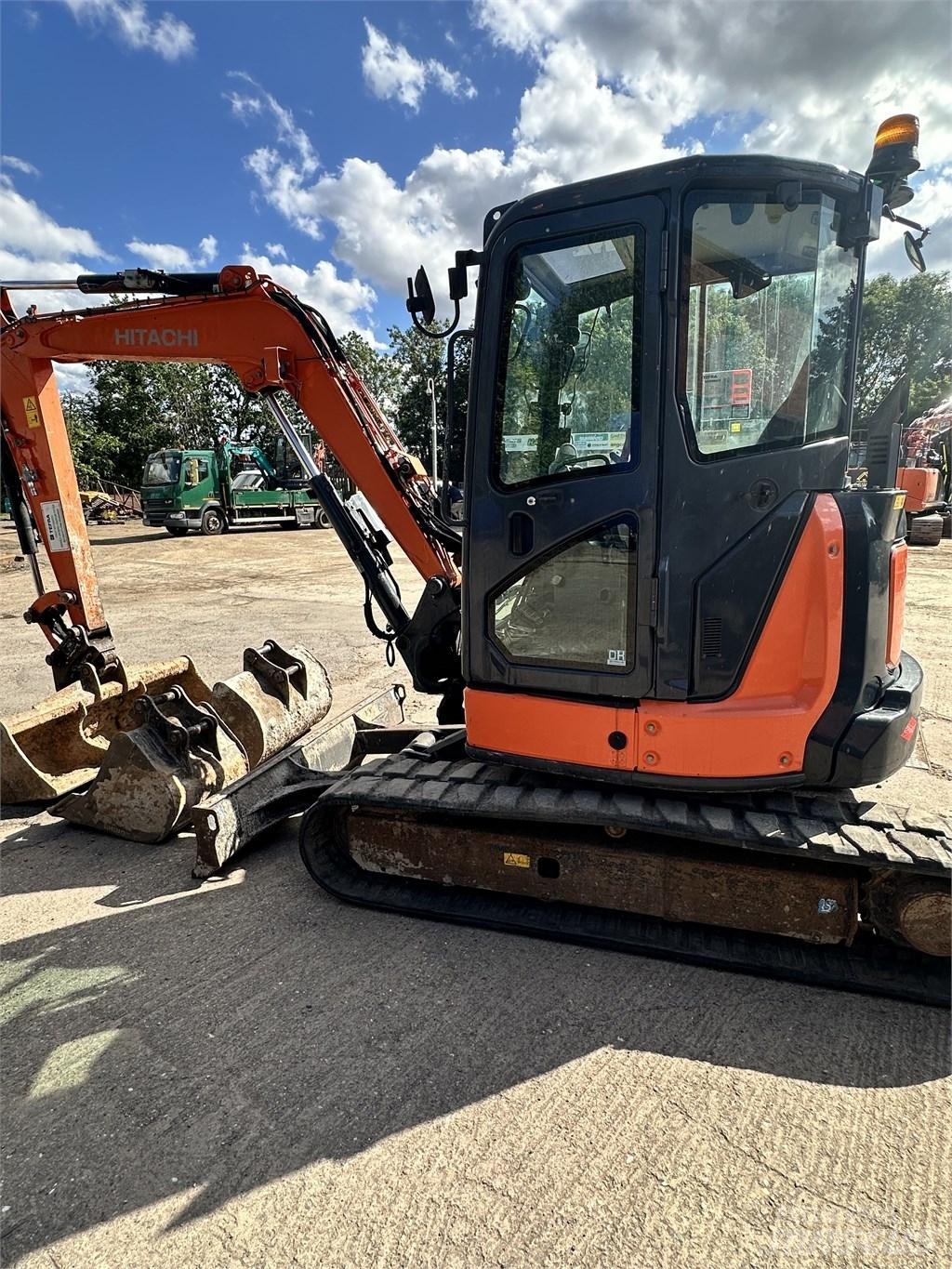 Hitachi 55U Minikoparki