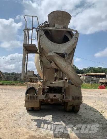 Iveco Trakker 440 Gruszki do betonu