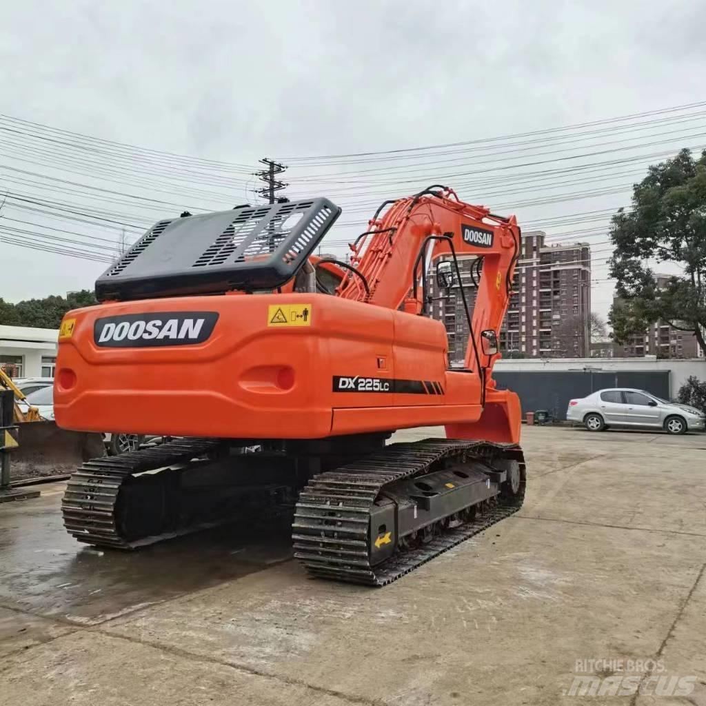 Doosan DX 225 LC Koparki gąsienicowe