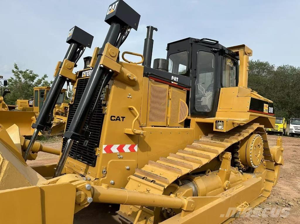 CAT D 8 R Spycharki gąsienicowe
