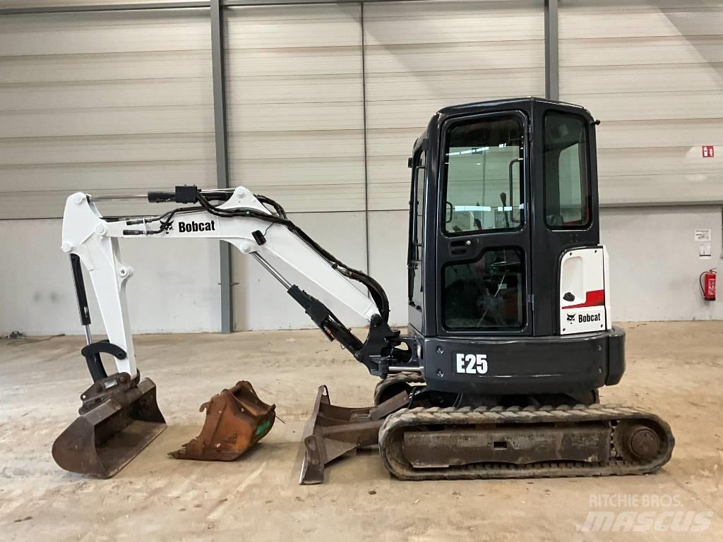 Bobcat E 25 Minikoparki