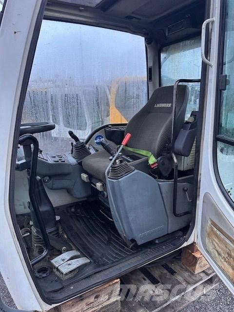 Liebherr A 314 CAB Kabiny i wnętrze