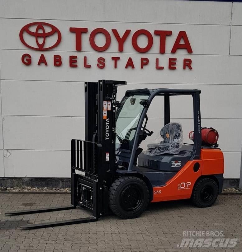 Toyota 02-8FGJF35 Wózki LPG