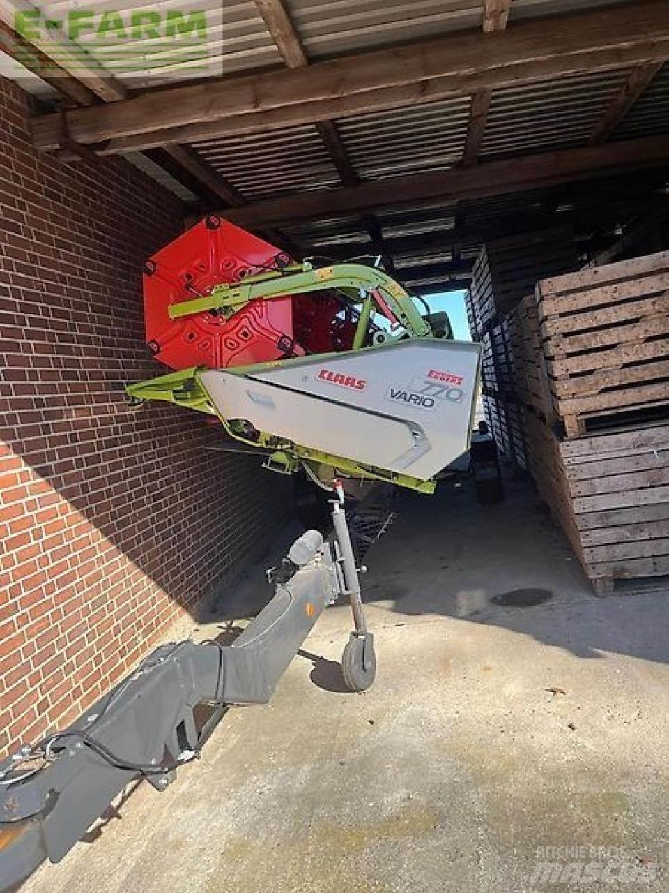 CLAAS trion 730 Kombajny zbożowe