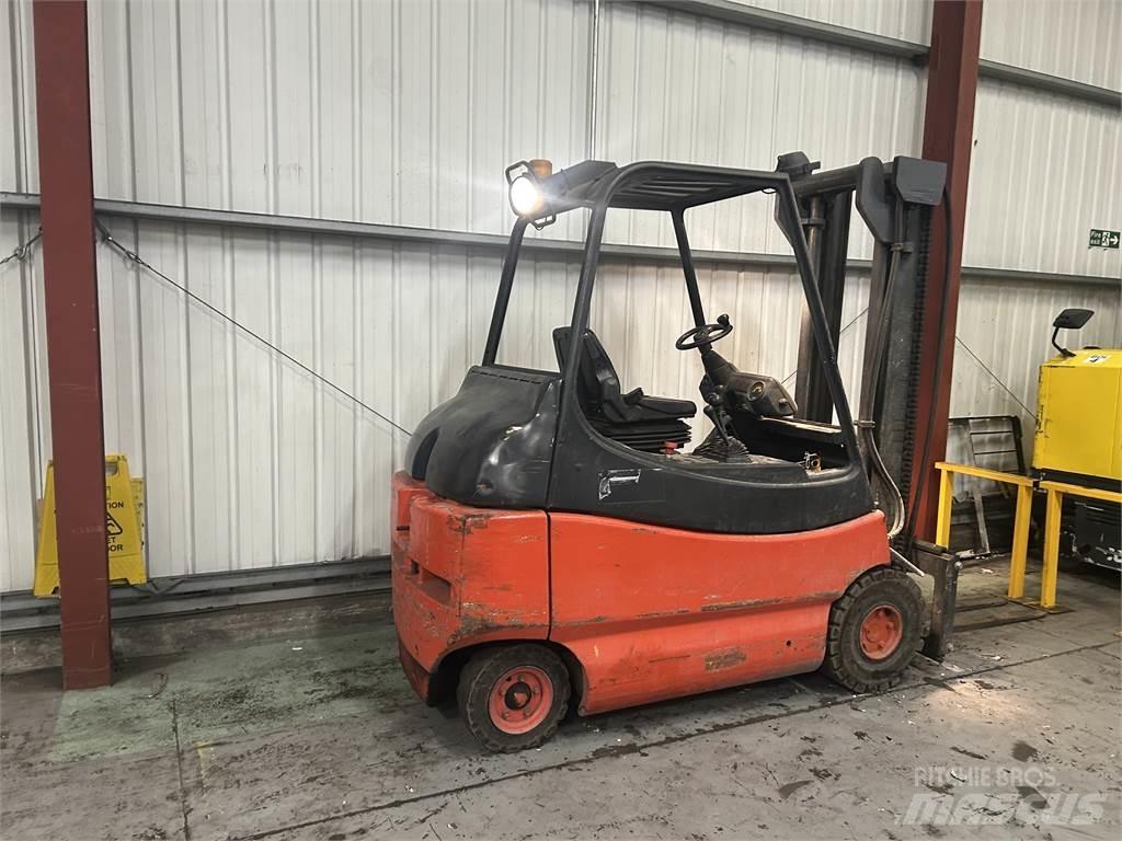 Linde E30-02 Wózki elektryczne