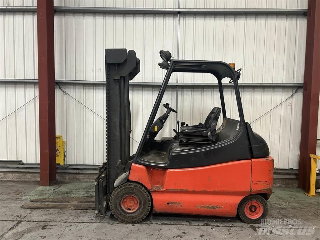 Linde E30-02 Wózki elektryczne