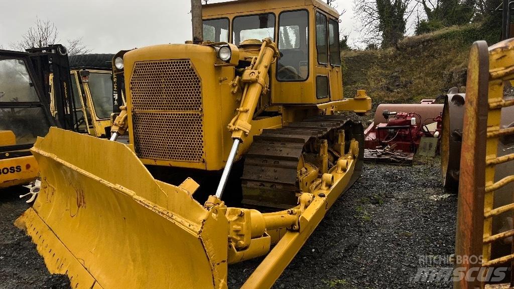 CAT D7 with ripper Spycharki gąsienicowe