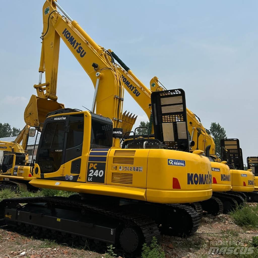 Komatsu 240-8 Koparki gąsienicowe