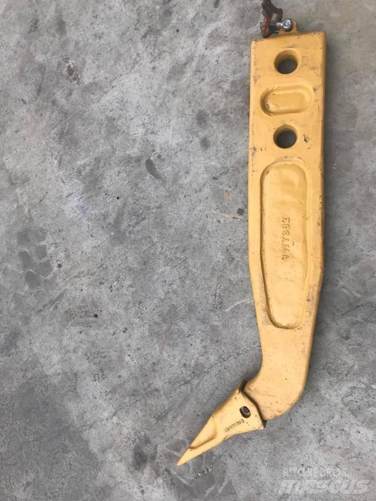 Komatsu D65 Shank Spulchniarki