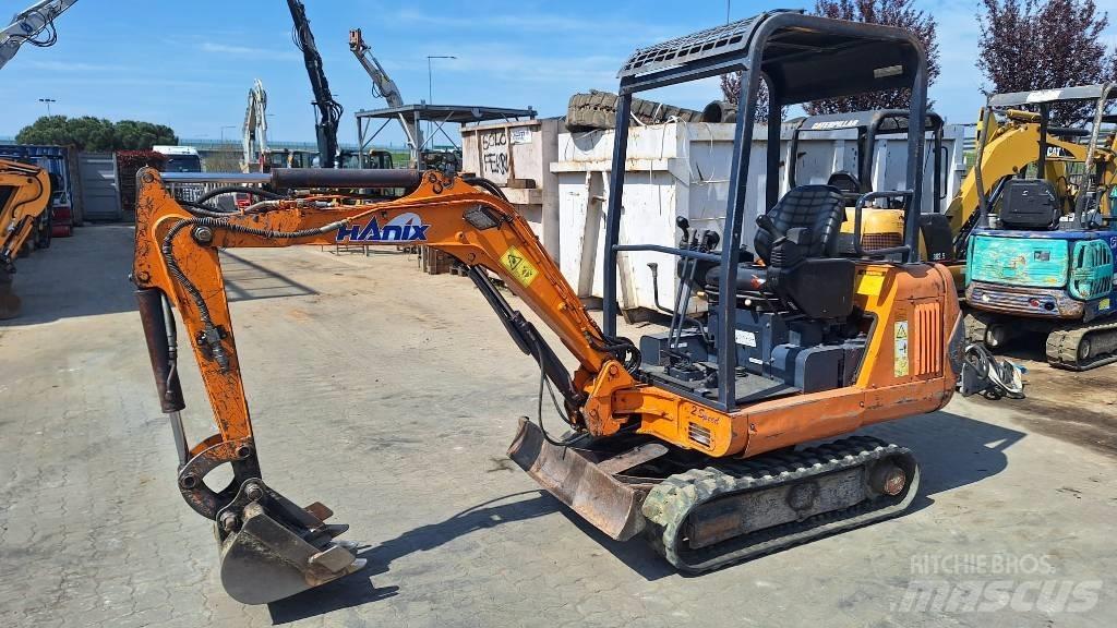 Hanix H15B-2 Minikoparki