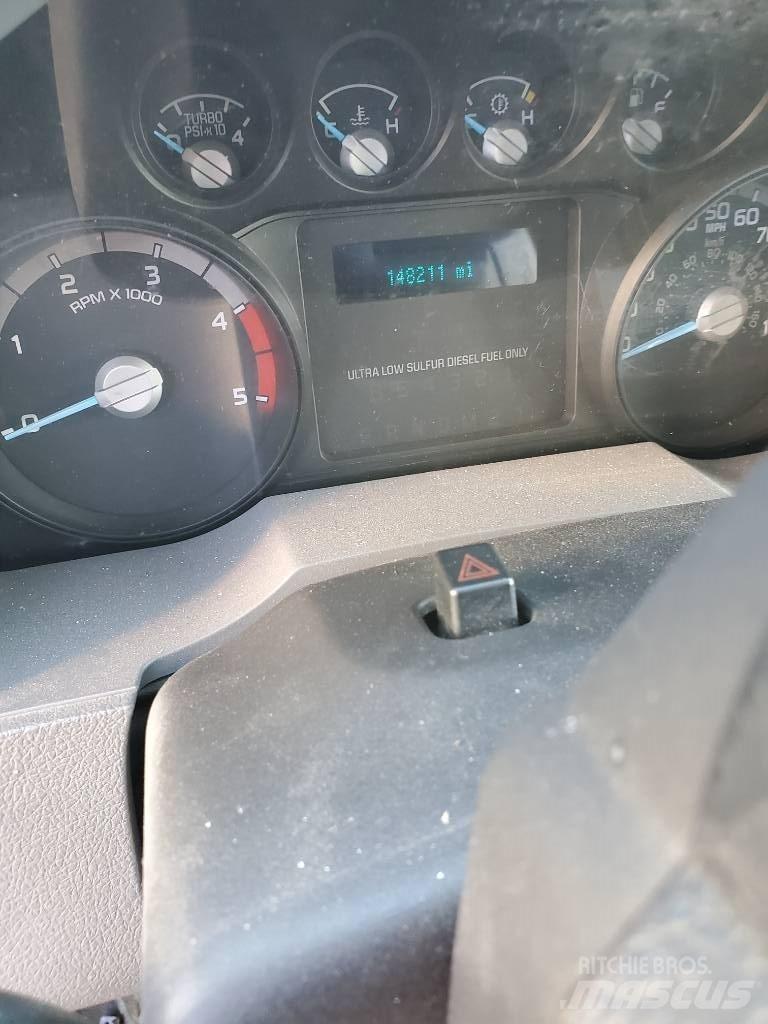 Ford F 550 SD Ciężarówki typu Platforma / Skrzynia