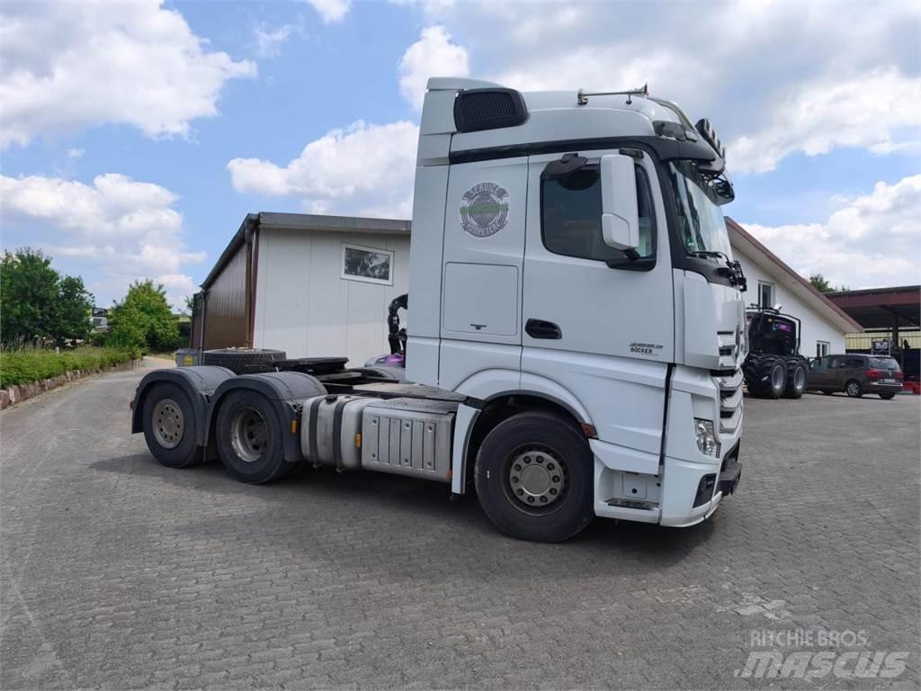 Mercedes-Benz 2653 Inne