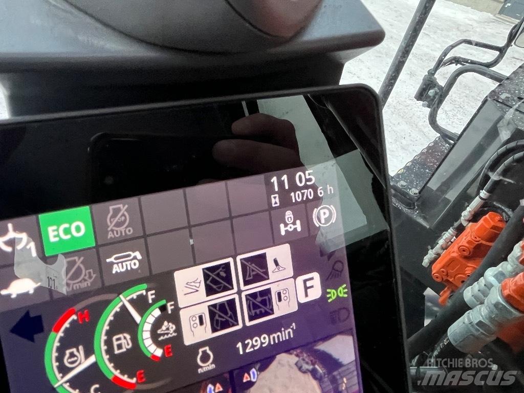 Hitachi ZX 135 W-7 Koparki kołowe