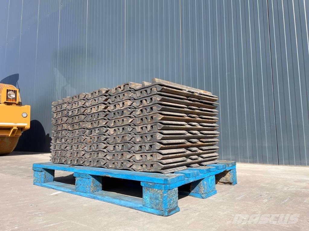 JCB JS240 Gąsienice, łańcuchy i podwozia