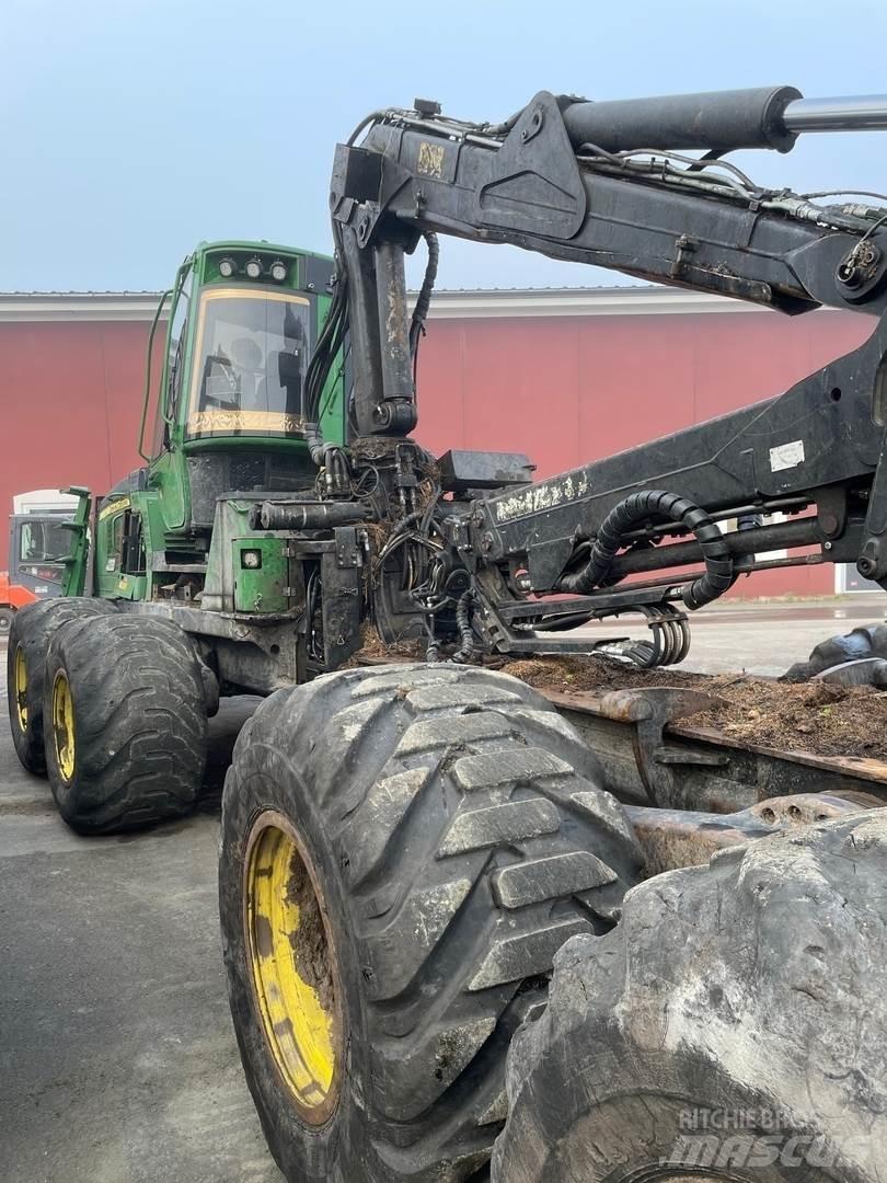 John Deere 1210E Forwardery