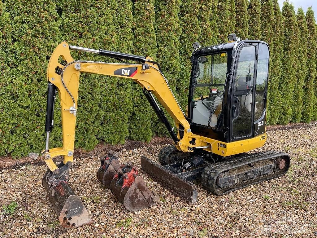 CAT 302.7D CR Minikoparki