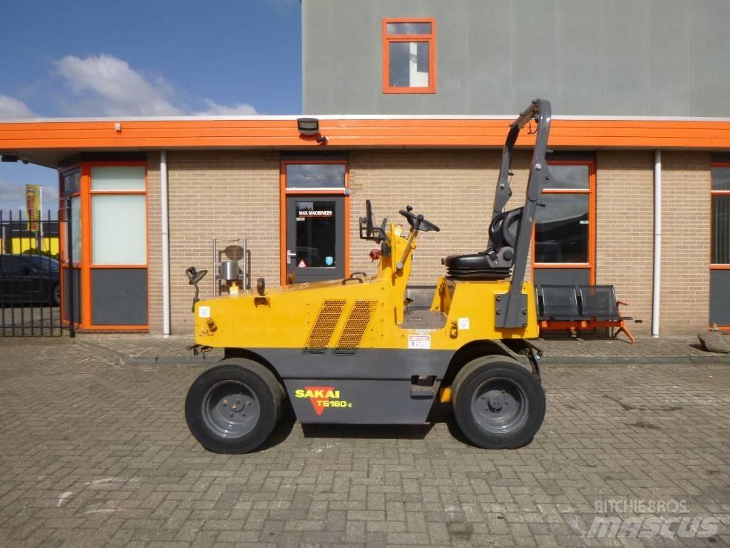 Sakai TS160-2 Walce ogumione