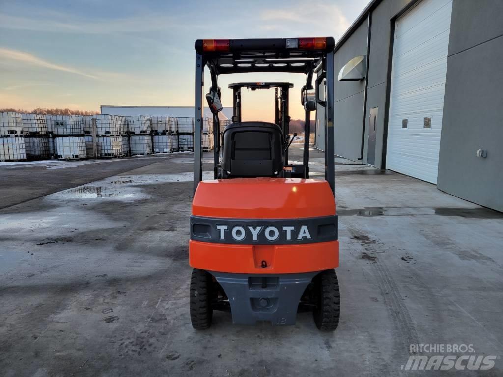 Toyota 8FB25 Wózki elektryczne