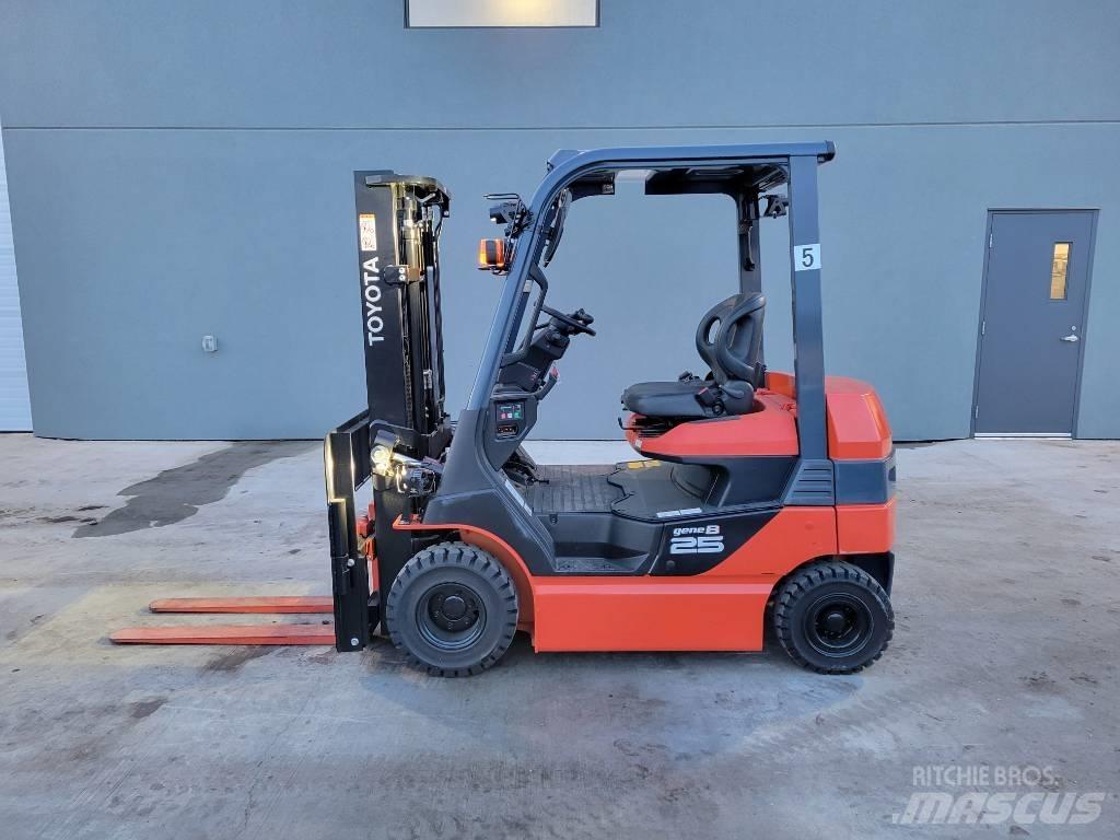 Toyota 8FB25 Wózki elektryczne