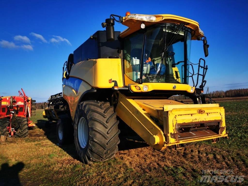 New Holland CX 8080 Kombajny zbożowe