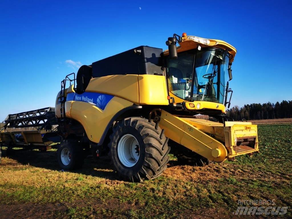 New Holland CX 8080 Kombajny zbożowe