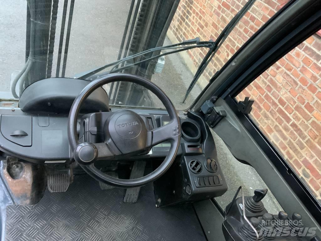 Toyota 02-8 FD F 30 Wózki Diesla