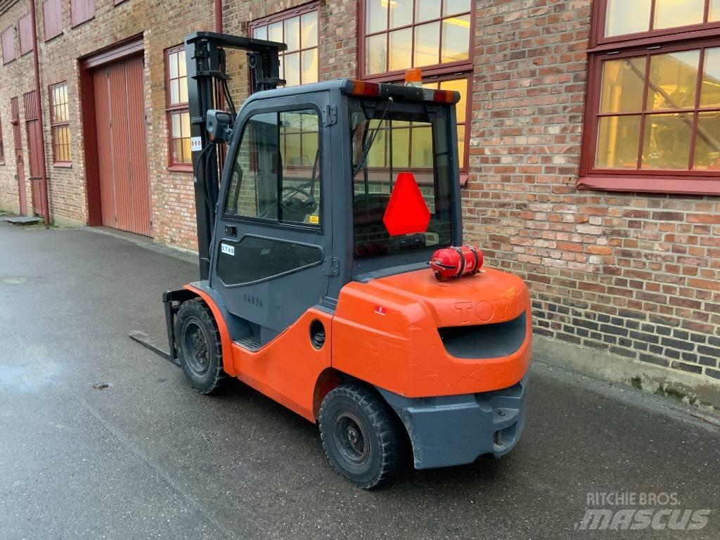 Toyota 02-8 FD F 30 Wózki Diesla