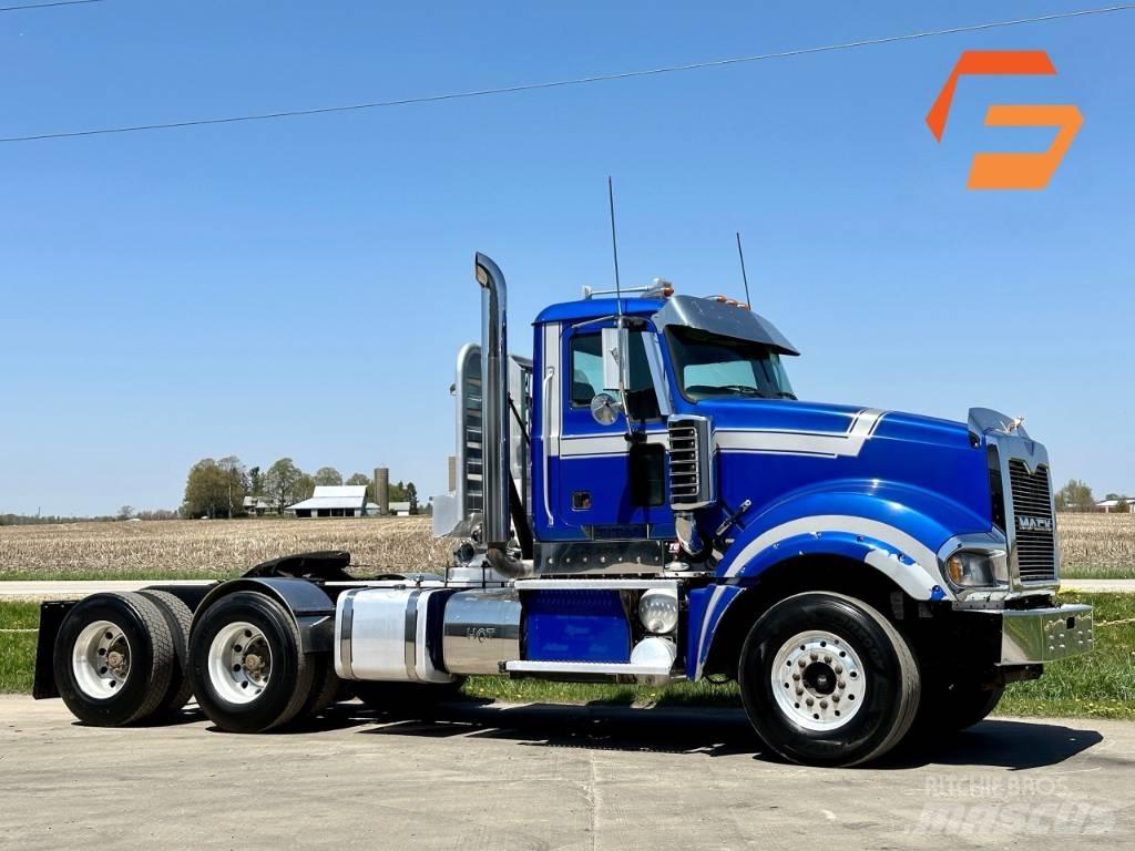 Mack Titan TD 713 Inne