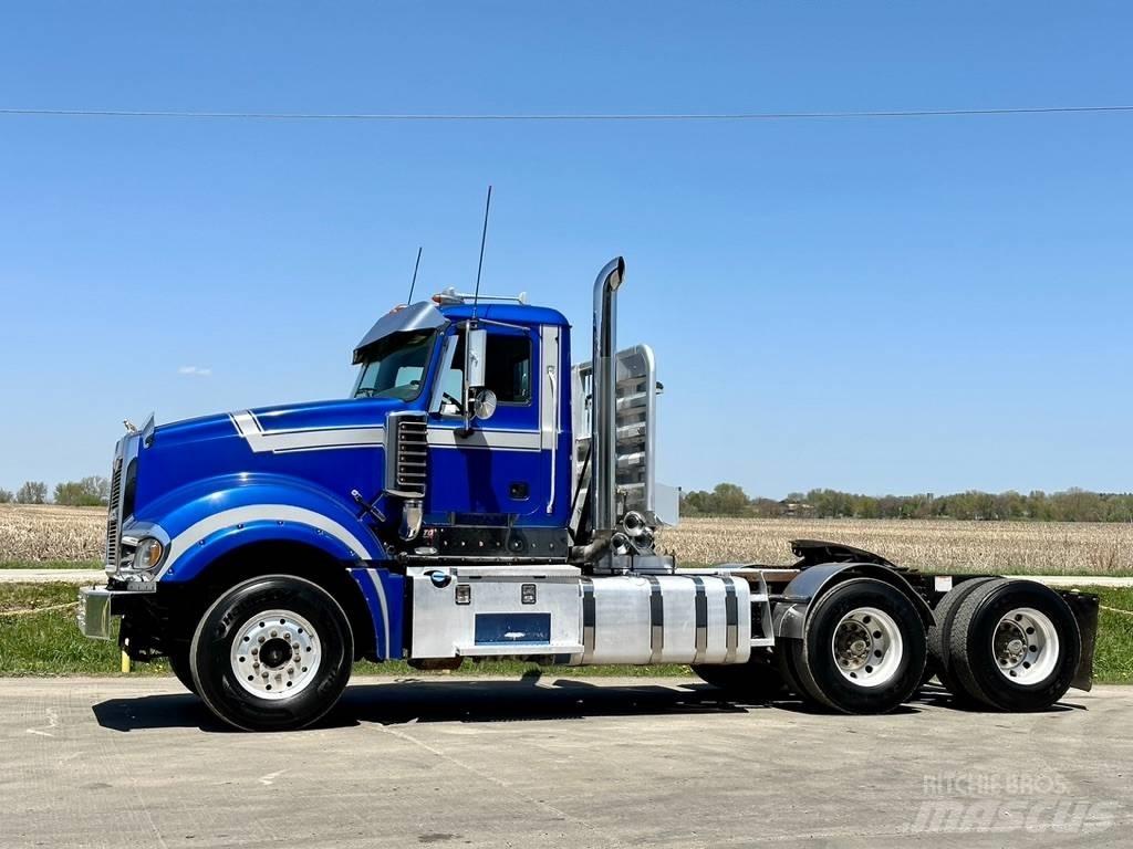 Mack Titan TD 713 Inne