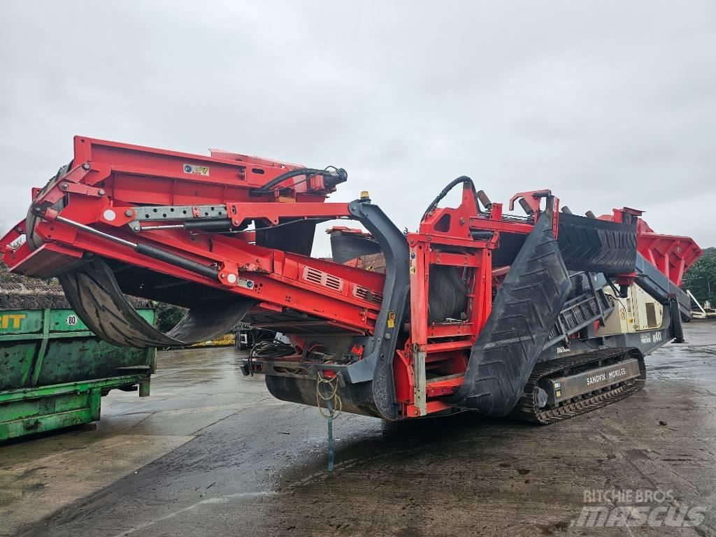 Sandvik QE 441 Przesiewacze mobilne