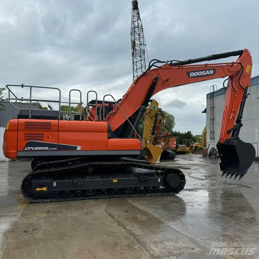 Doosan DX 225 LCA Koparki gąsienicowe