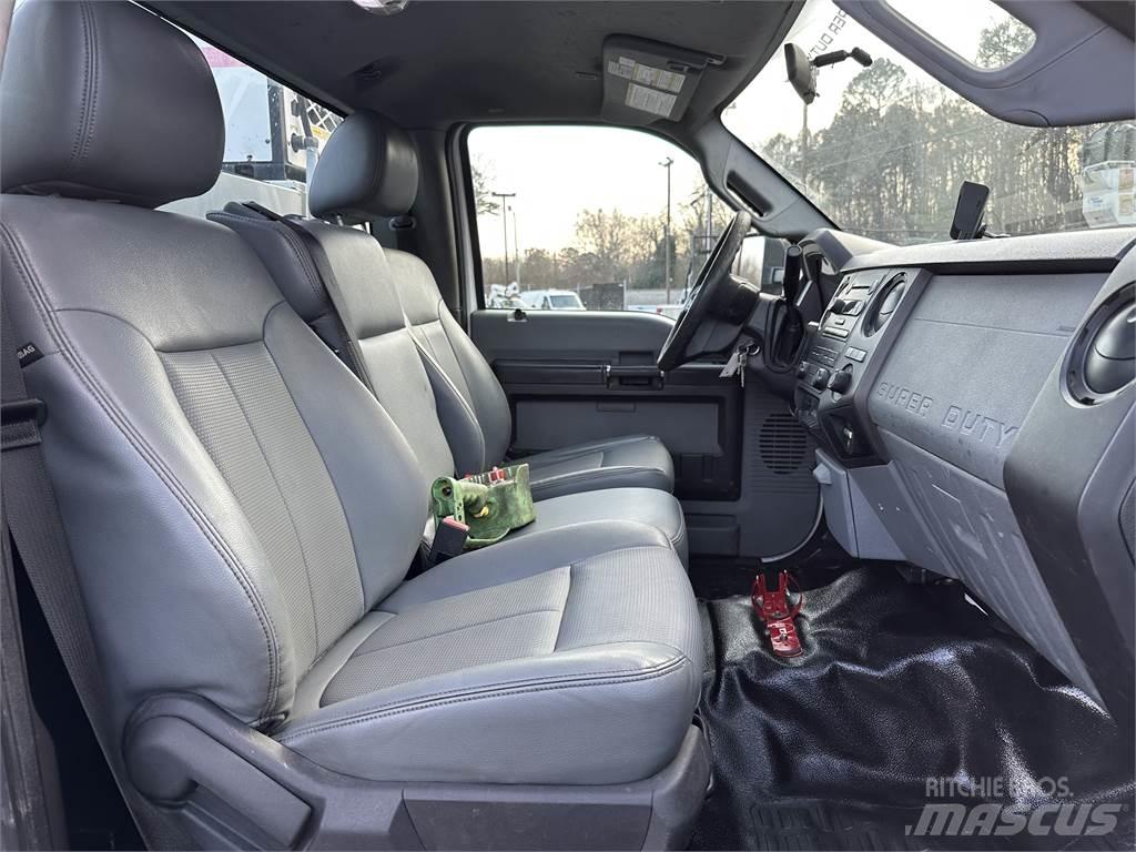 Ford F550 Pojazdy komunalne