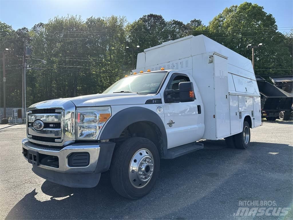Ford F550 Pojazdy komunalne