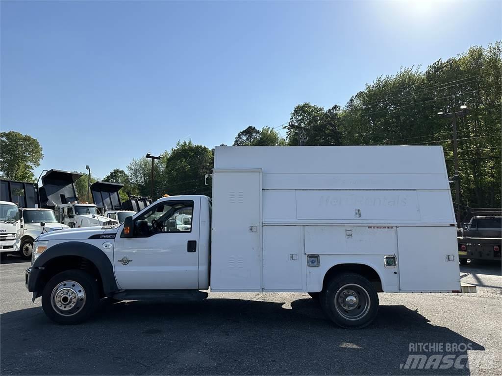 Ford F550 Pojazdy komunalne