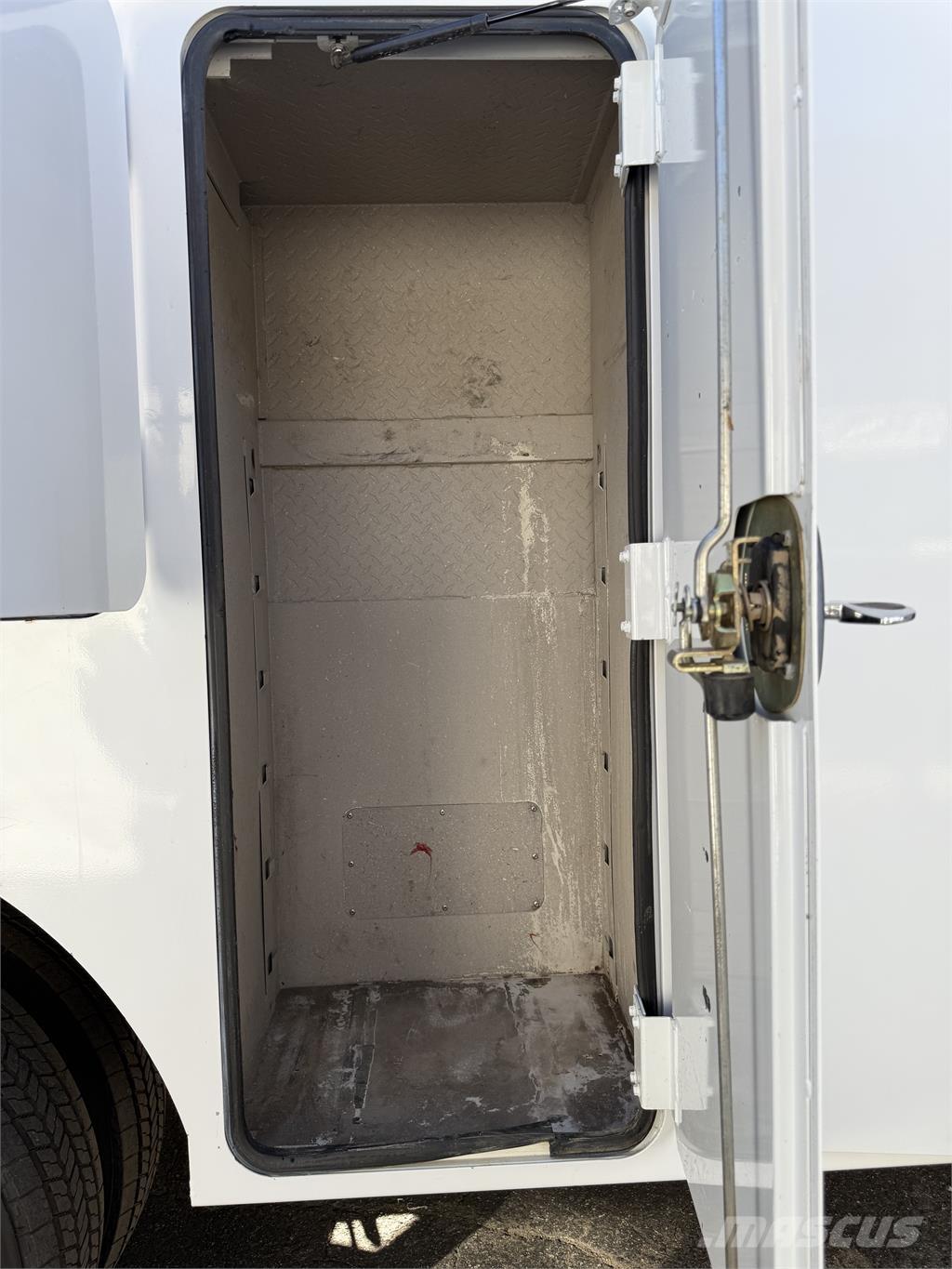 Ford F550 Pojazdy komunalne