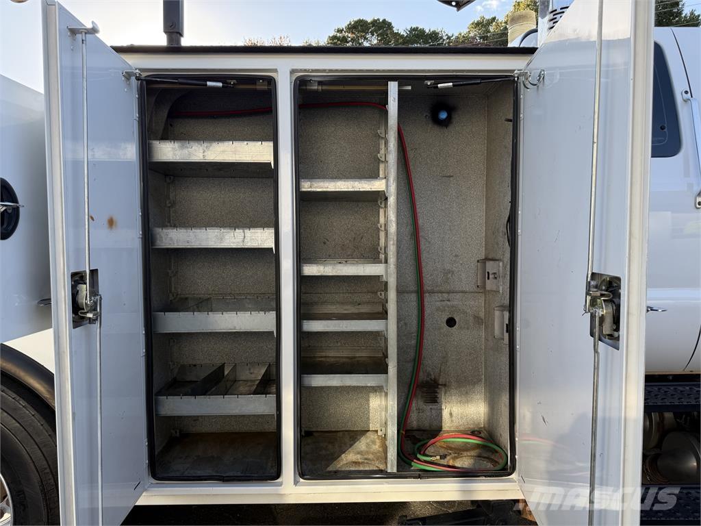 Ford F750 Pojazdy komunalne