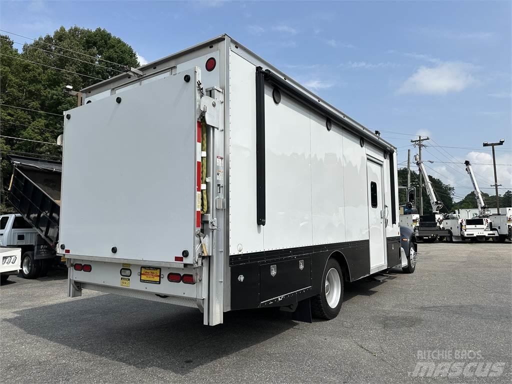 Peterbilt 337 Inne