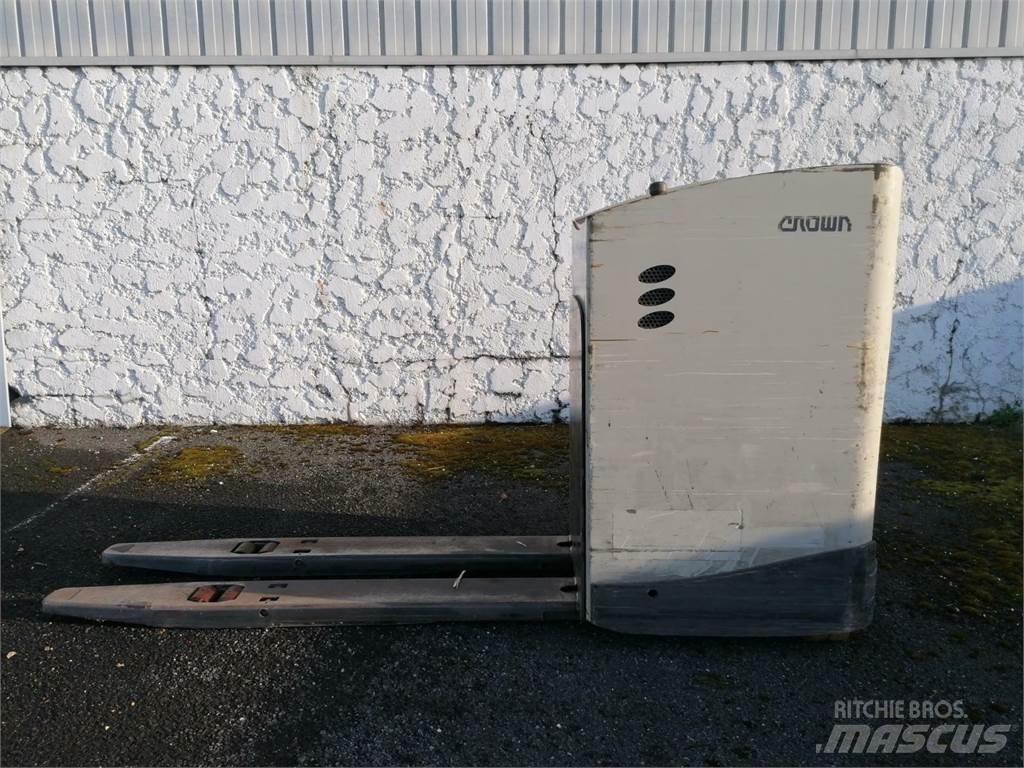 Crown RT4000 Samojezdne maszyny do załadunku