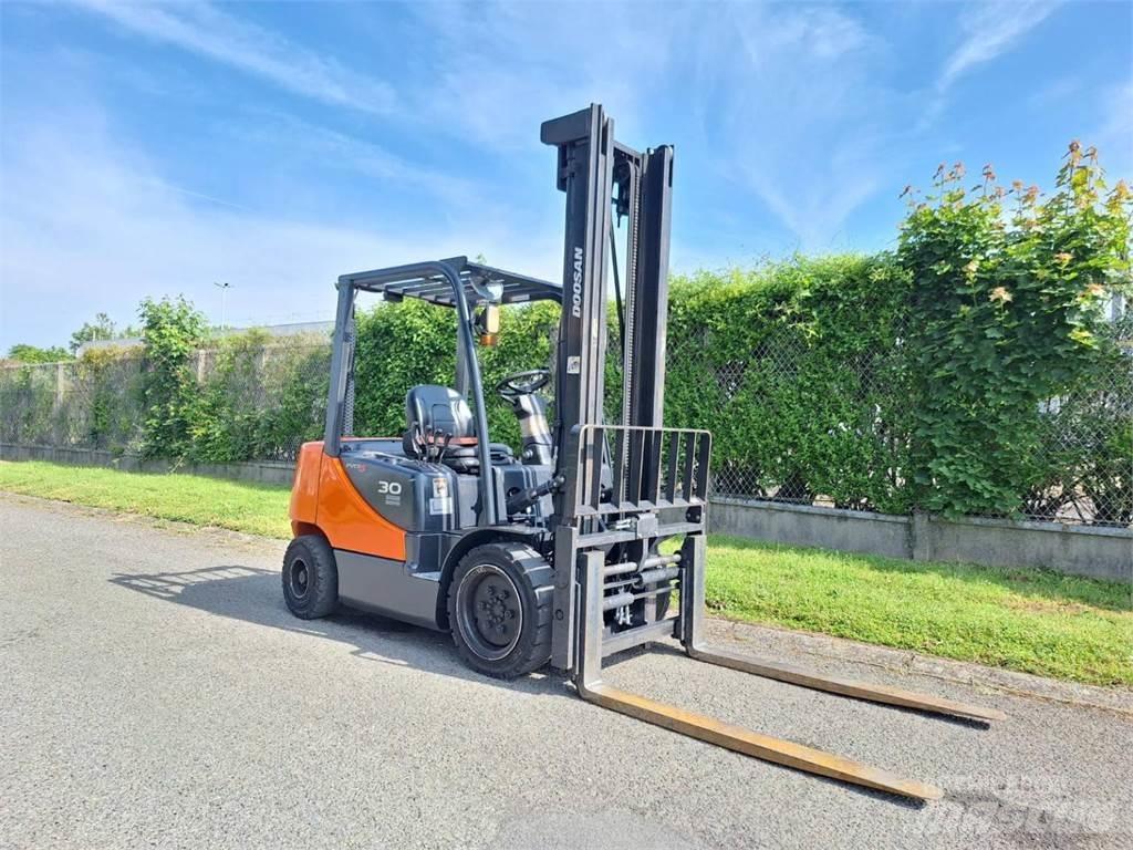 Doosan D30S 5 Wózki widłowe inne