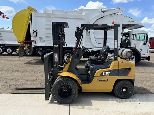 CAT GP30N Maszyny budowlane - Inne