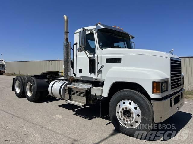 Mack PINNACLE Inne
