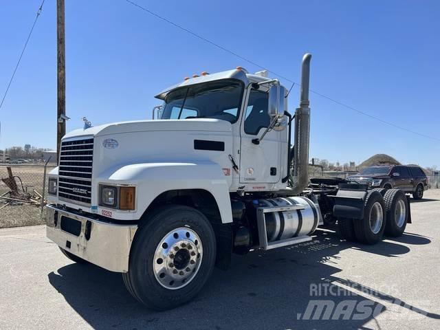 Mack PINNACLE Inne