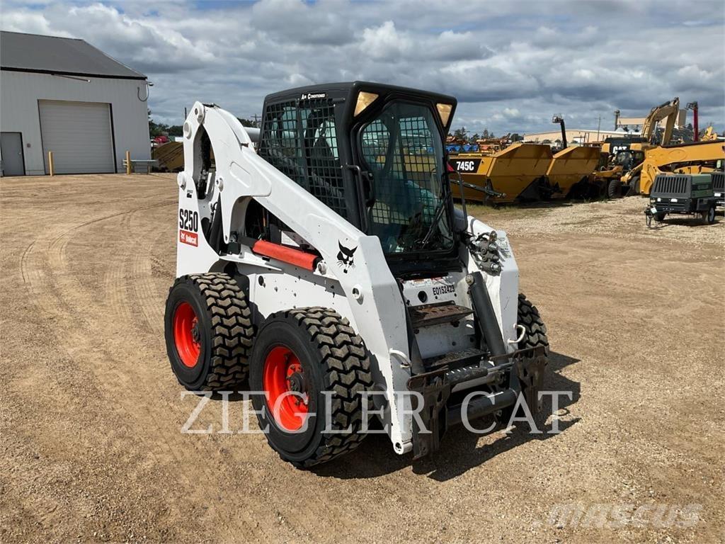 Bobcat S250 Ładowarki burtowe