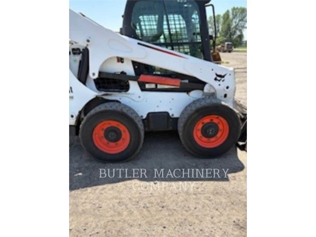Bobcat S770 Ładowarki burtowe