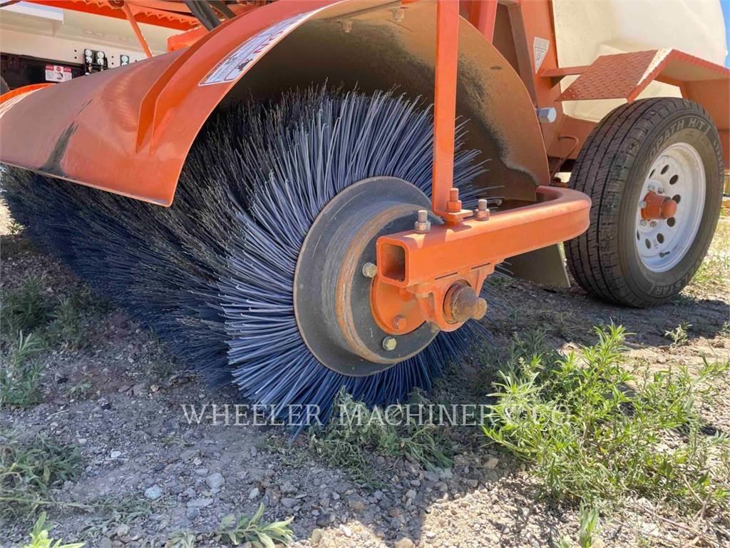 Broce BROOM 4 Zamiatarki - Zgarniarki - Odśnieżarki