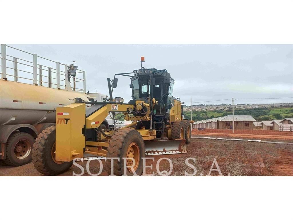 CAT 120 Równiarki