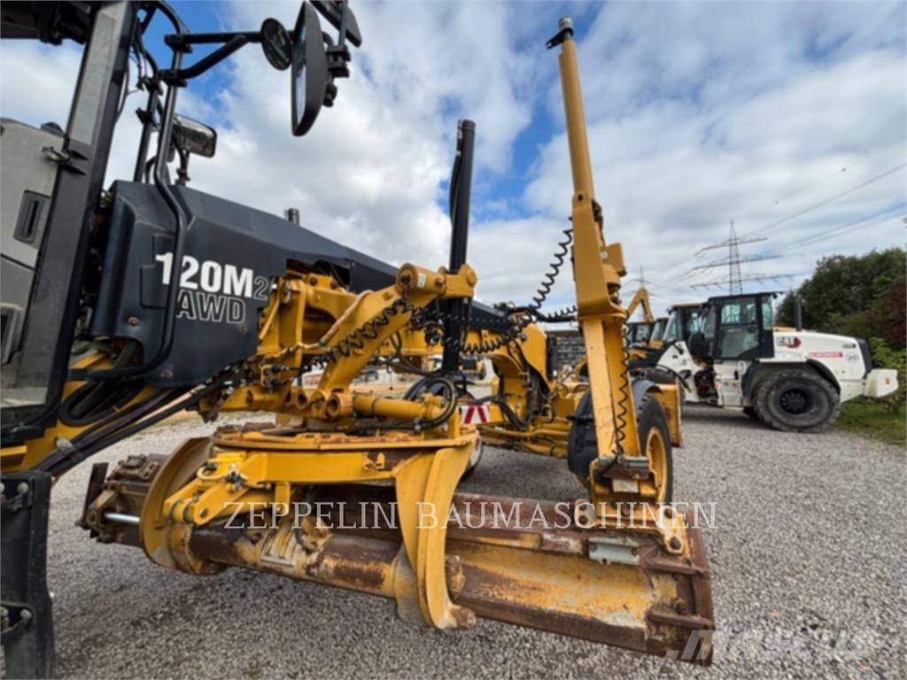 CAT 120M Równiarki